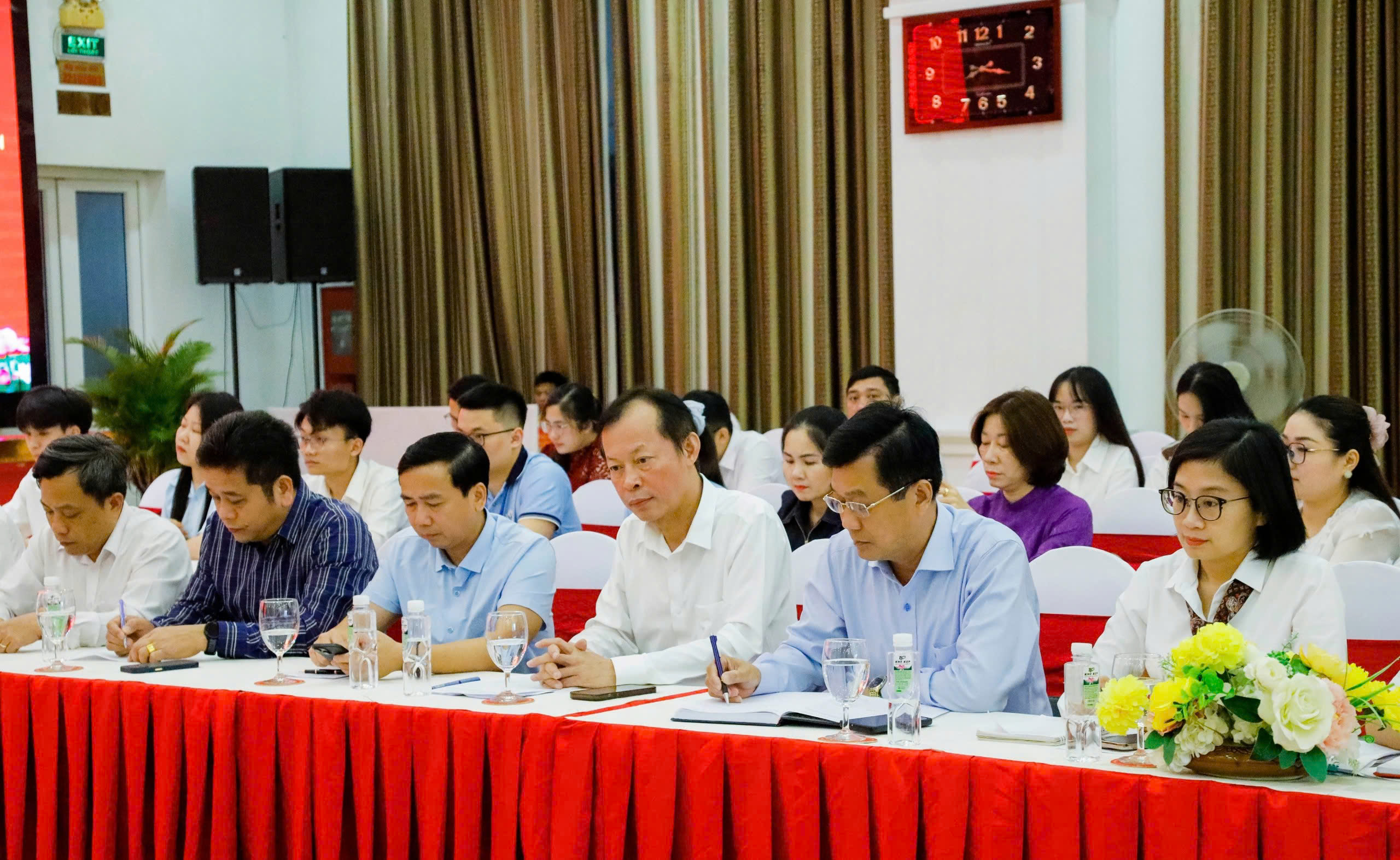Trường Đại học Sư phạm kỹ thuật Vinh tham dự Hội thảo khoa học do Ban Tuyên giáo và Dân vận Tỉnh uỷ Nghệ An tổ chức